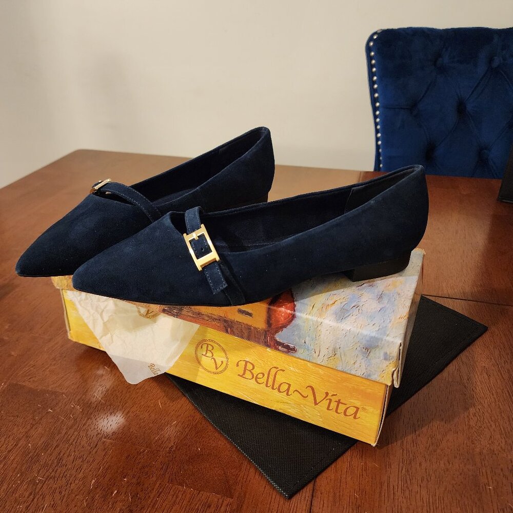 Evanna by Bella Vita Navy Leather Flat